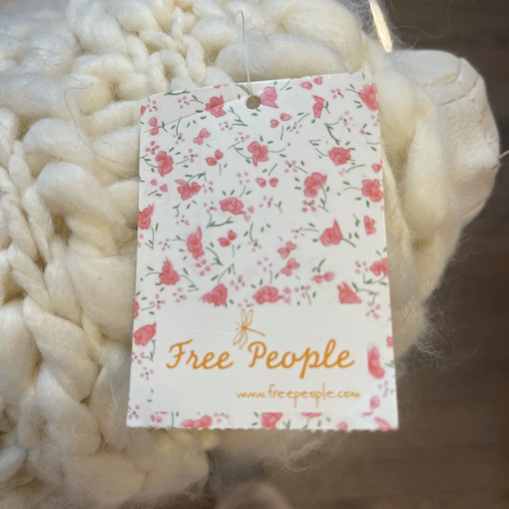 Free people Chunky cable- knitted infinity scarf